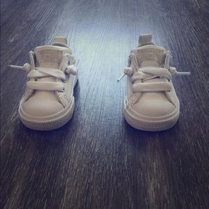 White size 3 toddler converse